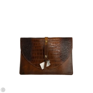 Clutch Leather By Clothes Mentor, Size: Medium