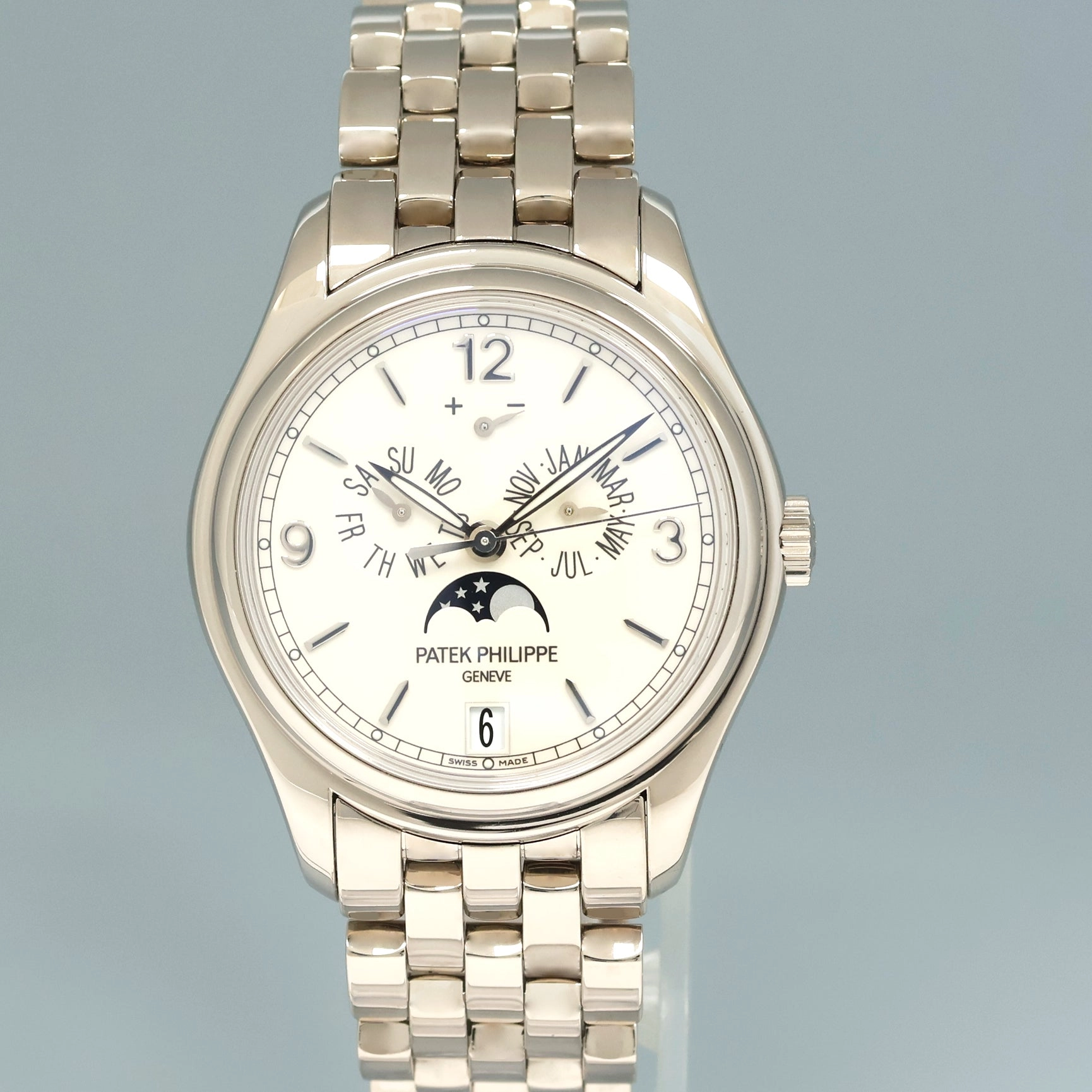MINT Patek Philippe 5146G White Gold Bracelet Annual Calendar 39mm Moon Phase Watch
