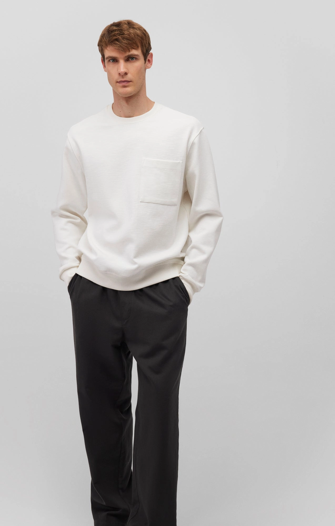 ONE POCKET SWEATSHIRT IN ANTIQUE WHITE
