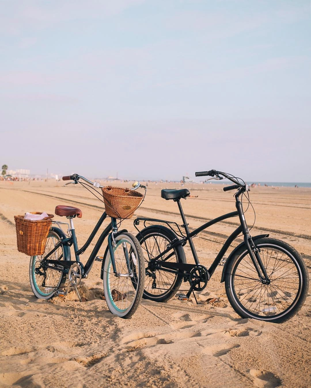 sixthreezero EVRYjourney Men's 7 Speed Touring Hybrid Bike